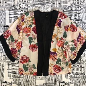 M/L Floral Silky Kimono